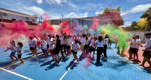 festa das cores colegio galileu (31)